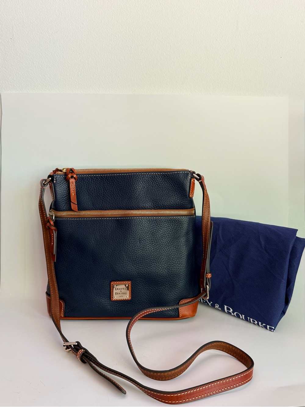Dooney and Bourke Pebble Grain Crossbody Bag 2010s Midnight Blue Leather R264